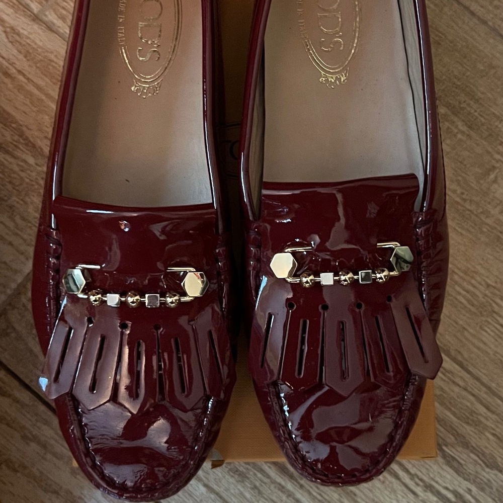 Tods burgundy loafers
